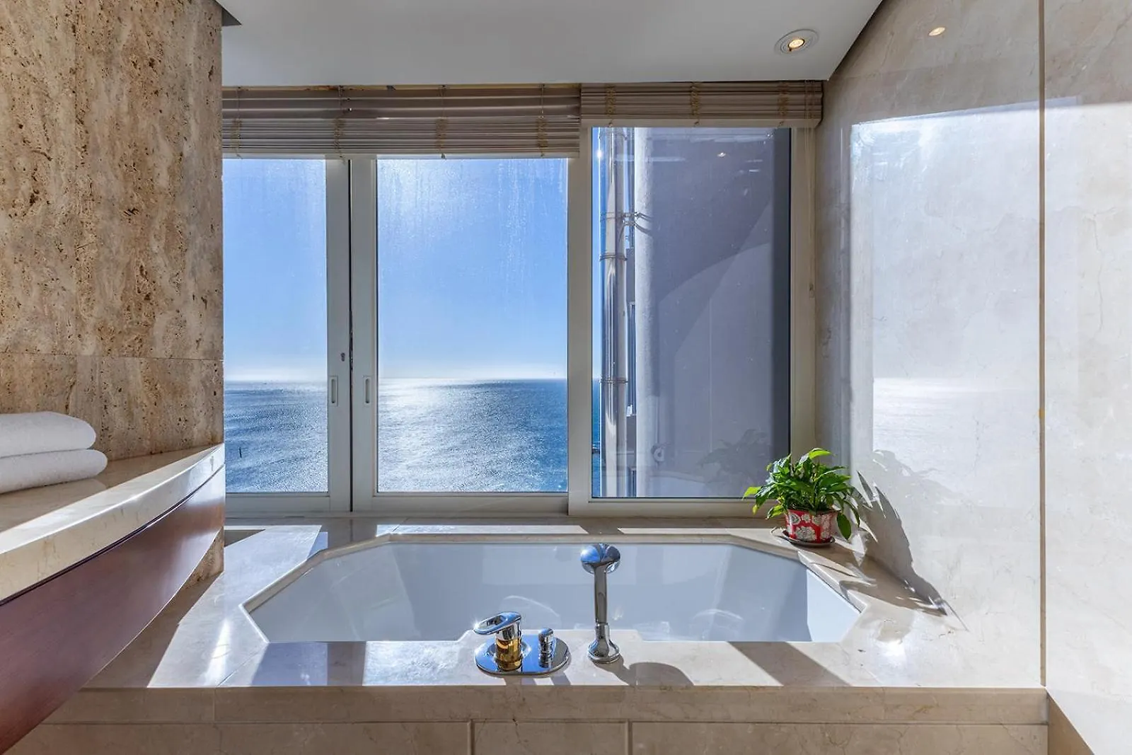 The Marvel Beach House Cape Town Guest house